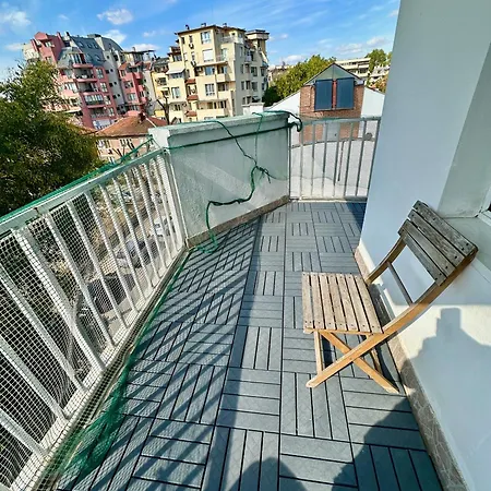 Central District 3 Bedroom Place Apartment Plovdiv
