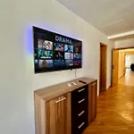 Apartment Central District 3 Bedroom Place