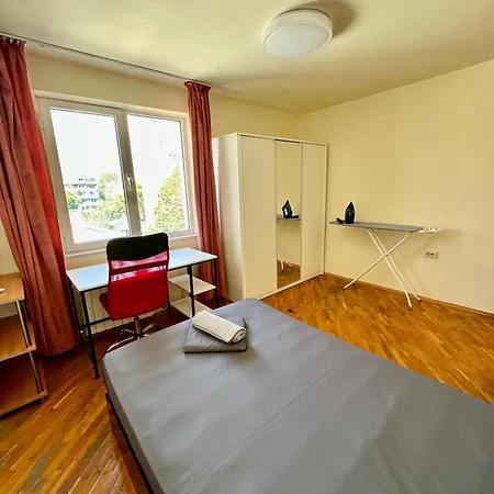 Central District 3 Bedroom Place Lägenhet Plovdiv