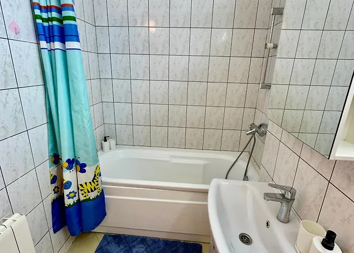 Central District 3 Bedroom Place *